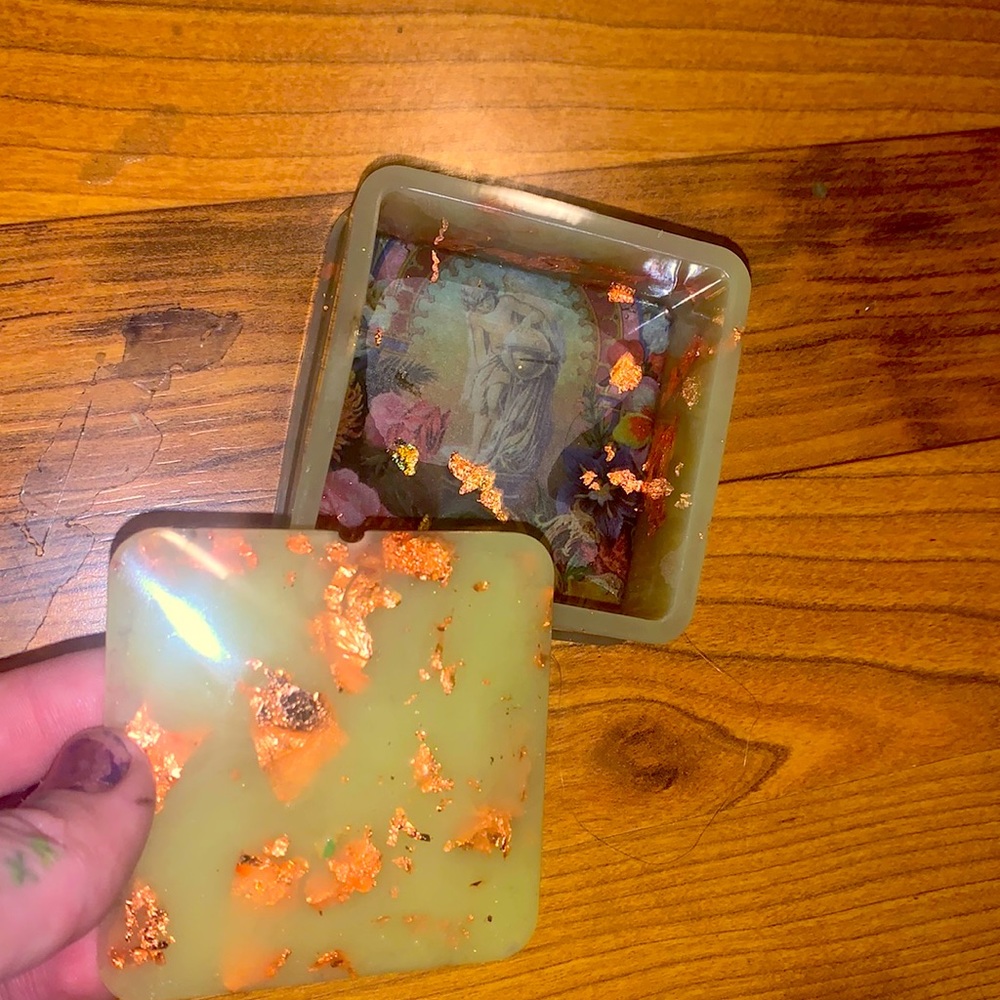 Angle loves Astronaut Jewelry Box